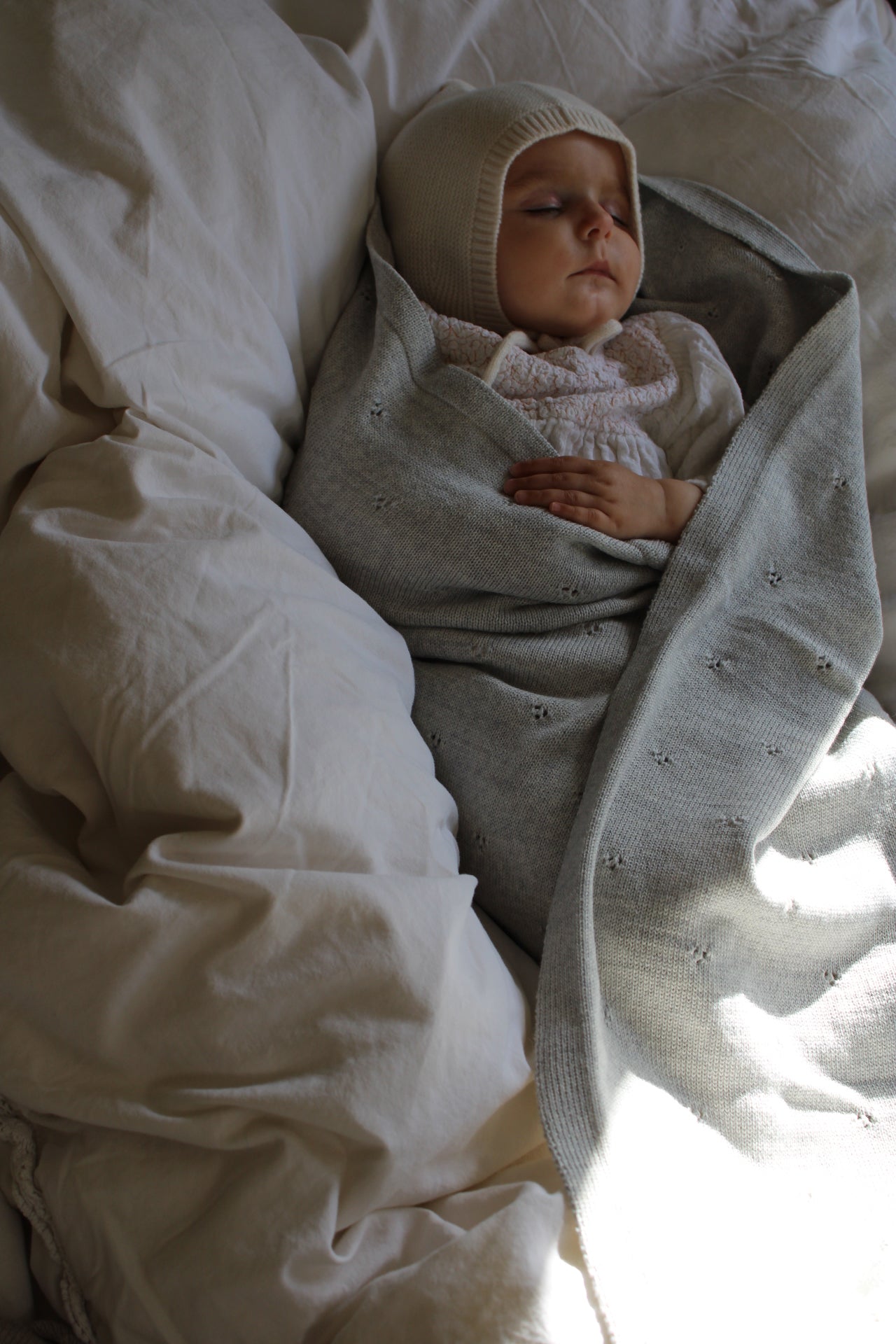 Weiche Babydecke aus 100% Merinowolle - grau