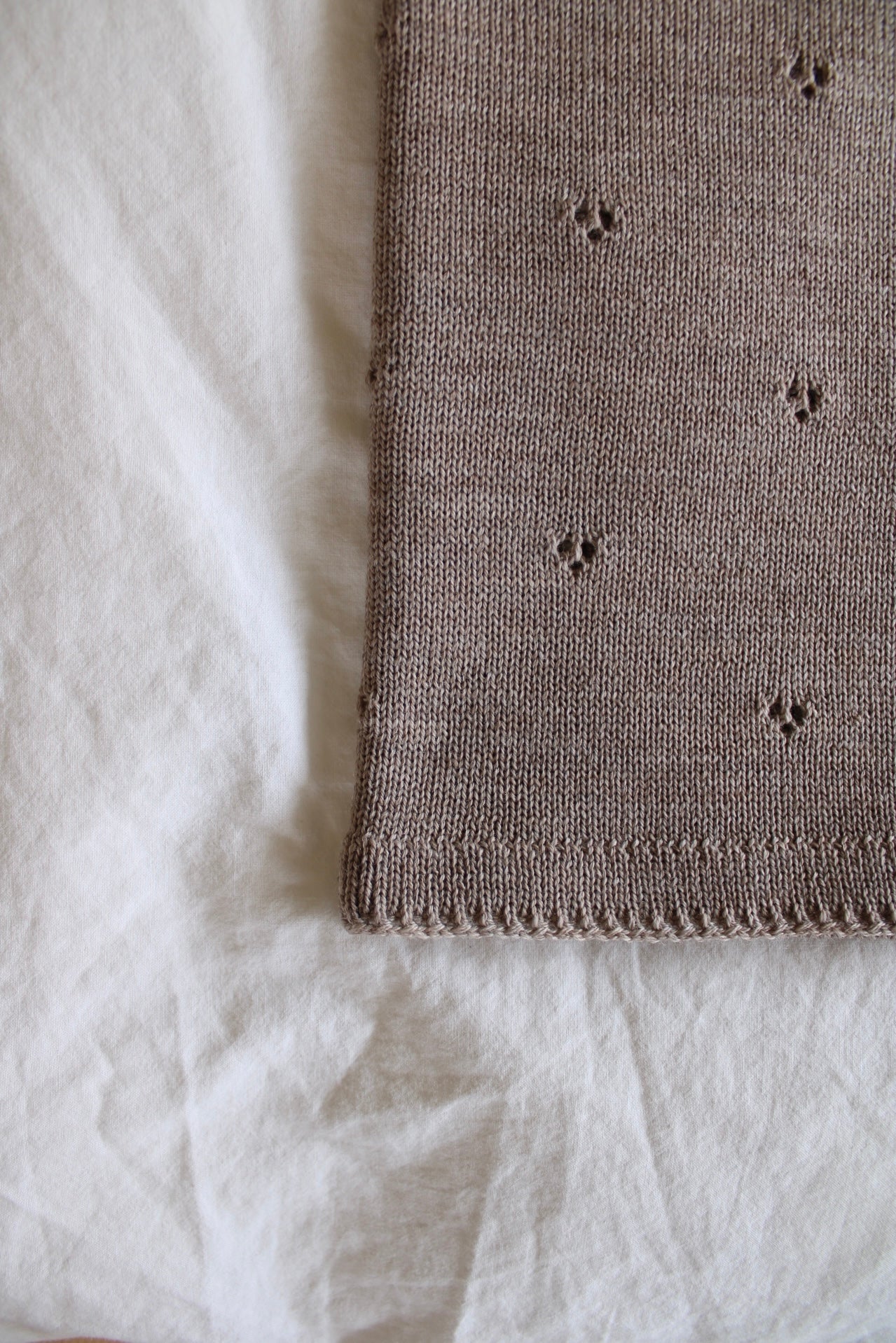 Weiche Babydecke aus 100% Merinowolle - camel