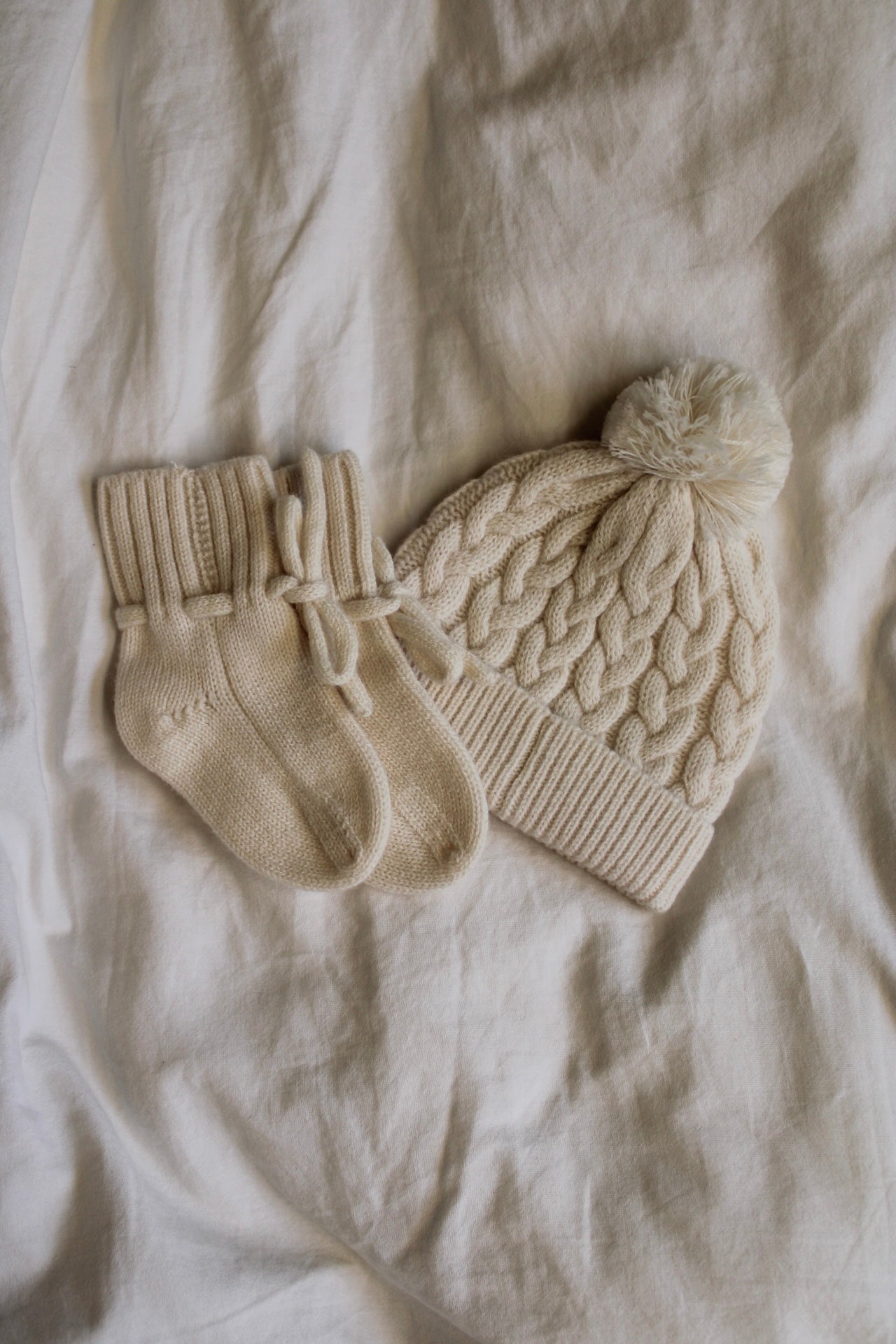 Baby-Beanie aus Merinowolle - creme