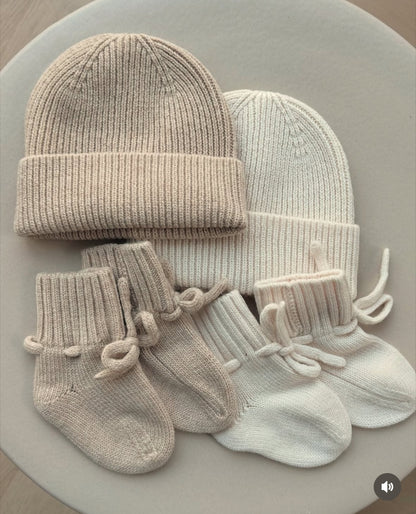 Vorbestellen [Lieferung ab 24.08.25] Supersoftes Newborn-Beanie - Golden Sand
