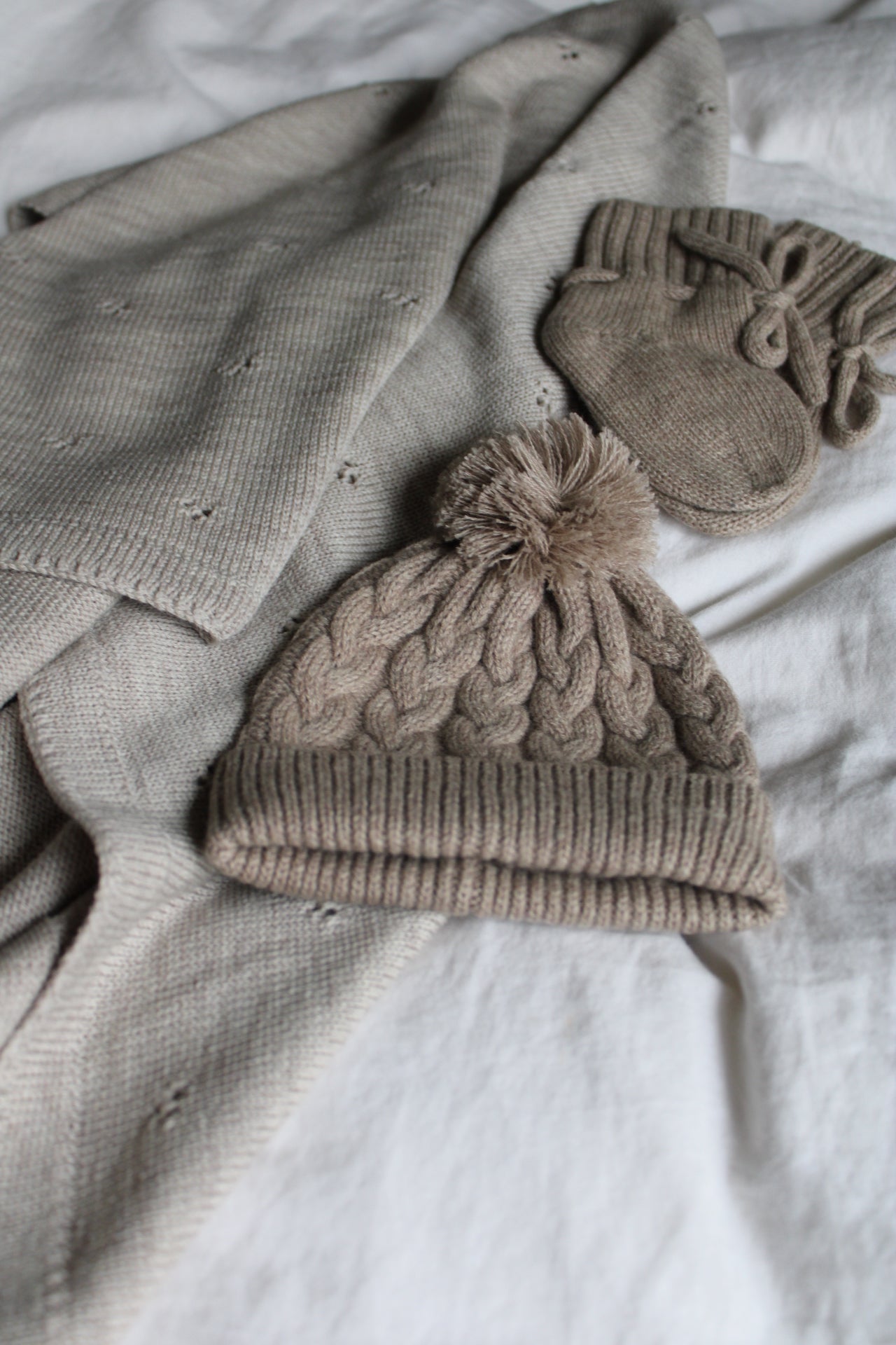 Bundle Dolce: Decke, Baby-Beanie & Schuhe