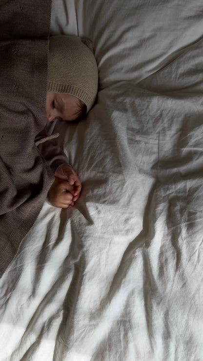Vorbestellen: Lieferung ab 18.08.25 Weiche Babydecke aus 100% Merinowolle - camel