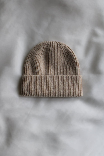 Vorbestellen [Lieferung ab 24.08.25] Supersoftes Newborn-Beanie - Golden Sand