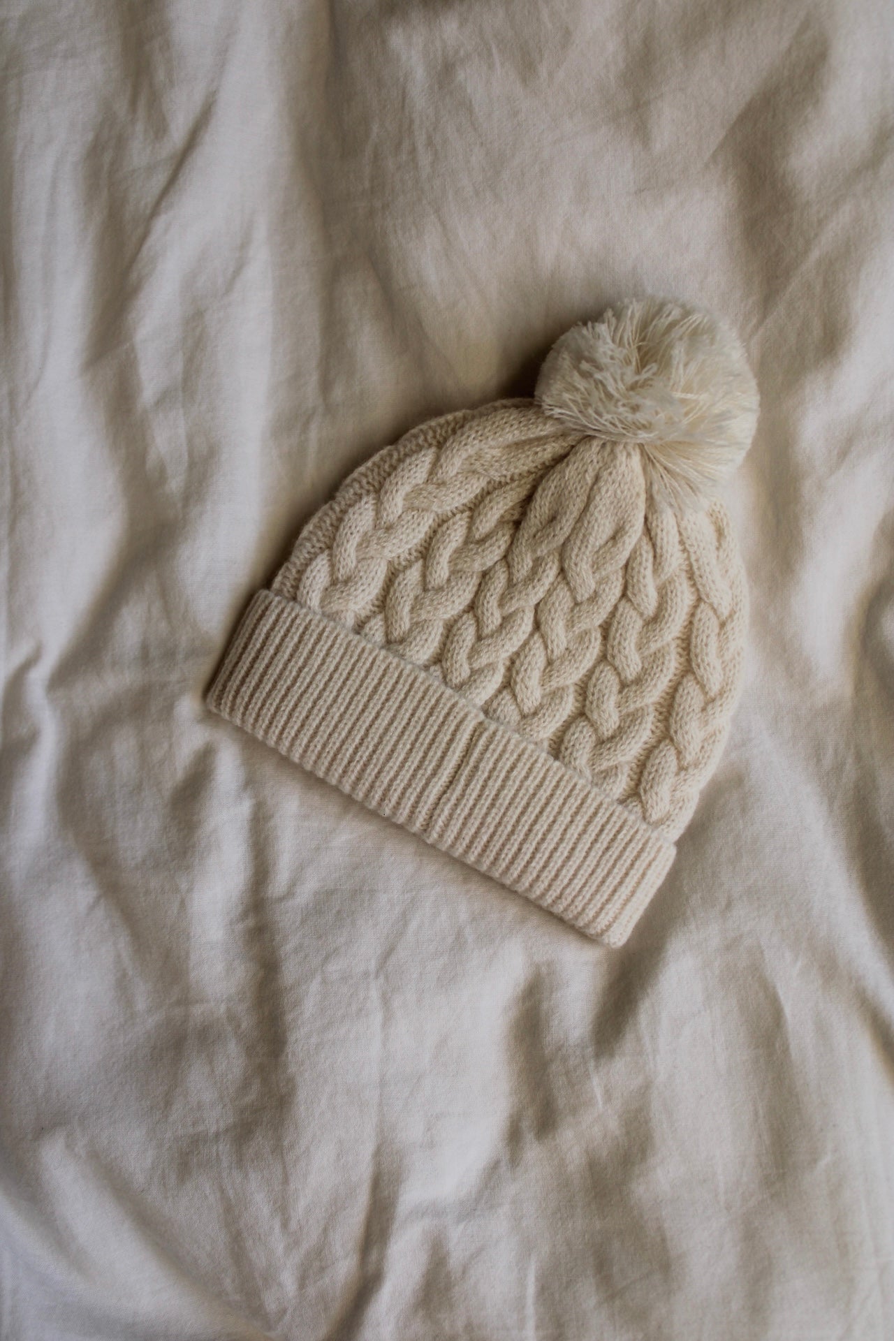 Baby-Beanie aus Merinowolle - creme