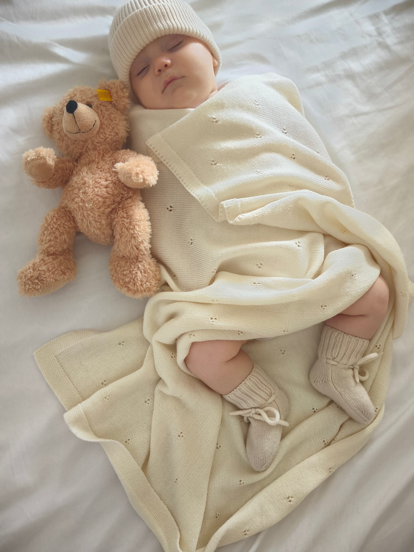 Bundle Dolce: Decke, Baby-Beanie & Schuhe