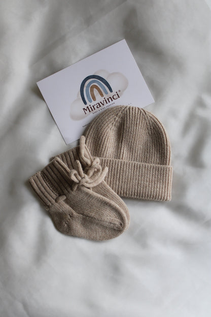 Vorbestellen [Lieferung ab 24.08.25] Supersoftes Newborn-Beanie - Golden Sand