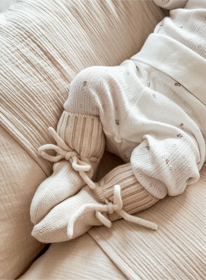 Natürliche Babyschuhe aus 100% Merinowolle - creme