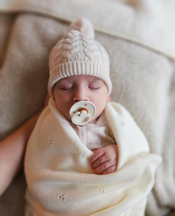 Baby-Beanie aus Merinowolle - creme